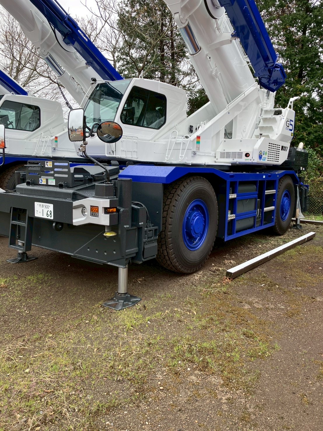 8565